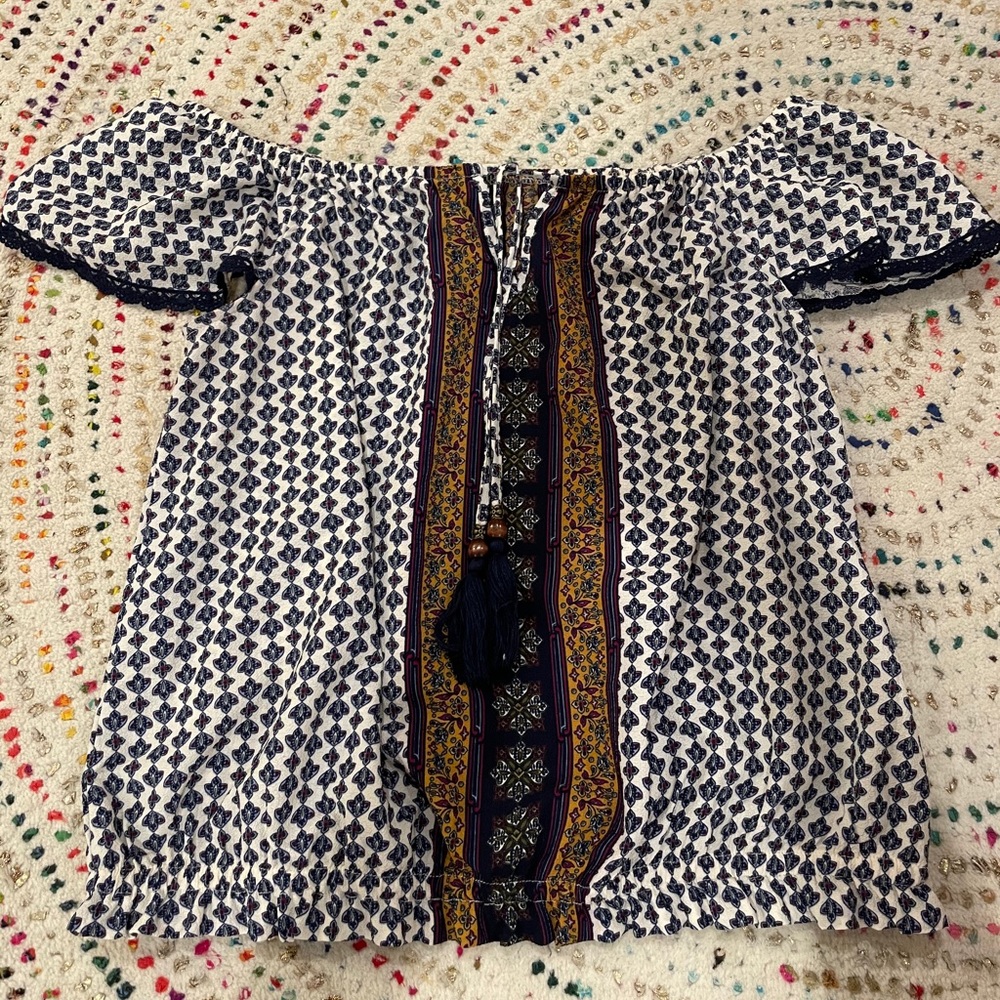 size kids L off the shoulder top